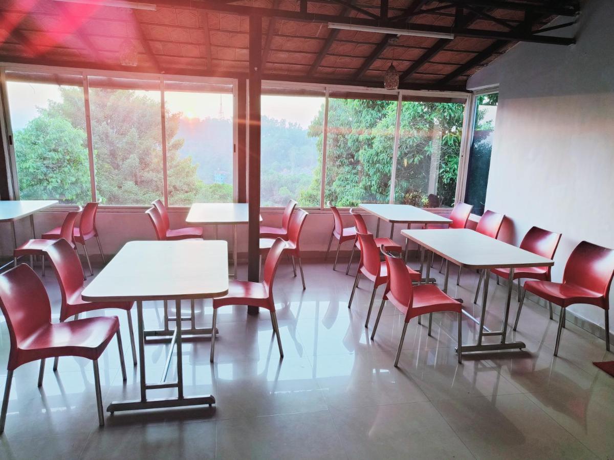 Red Stone Villas Coorg Madikeri Buitenkant foto